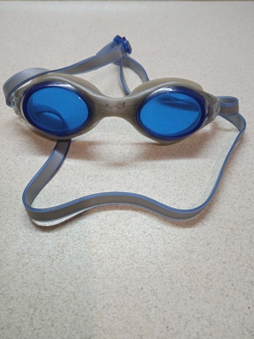 Очки для плавания