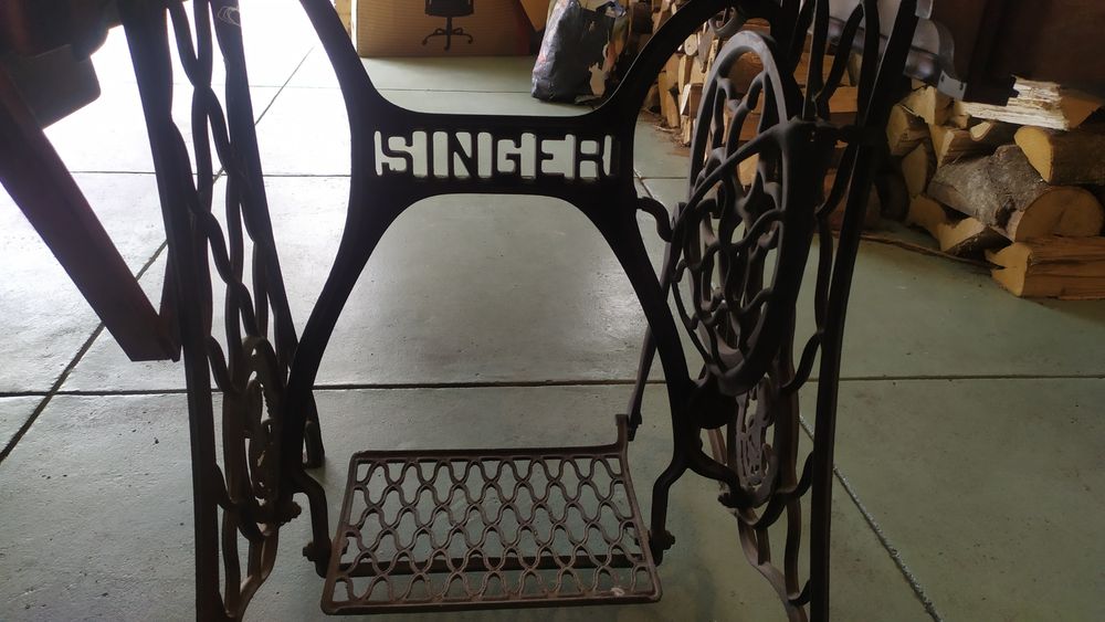Máquina de Costura Singer Antiga