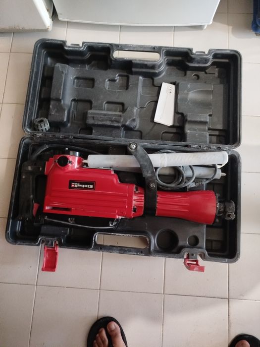 Vende se um martelete semi novo