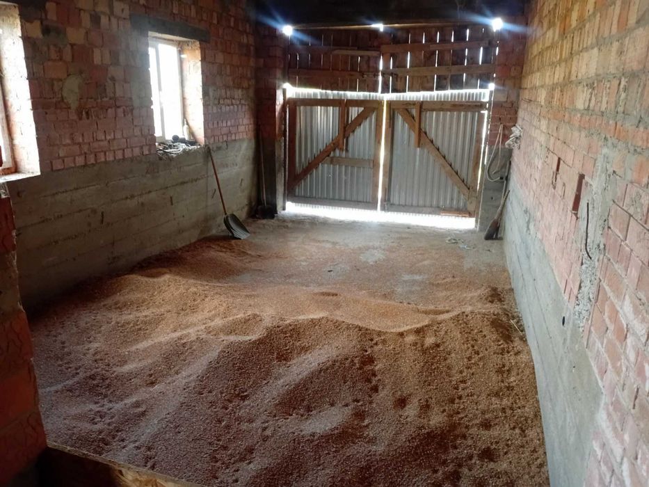 Продам новобудову 350 м.кв. на 22 сот. в Горішних Шерівцях