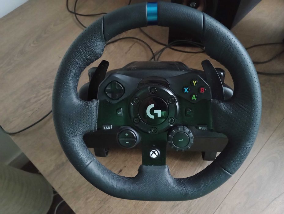 Kierownica Logitech g923 z pedałami