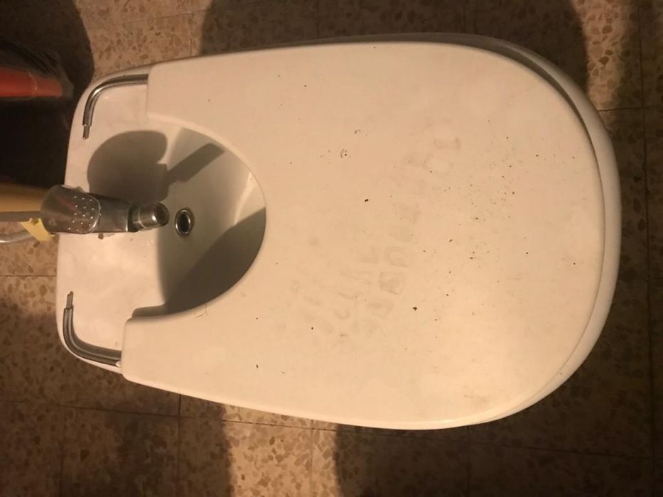 Bidé Roca e Bidé Sanitana branco