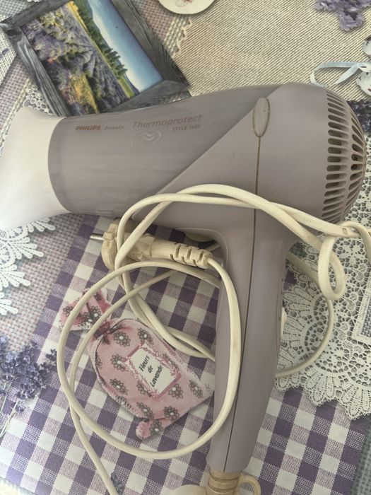 Фен Philips . Thermiprotect style 1600