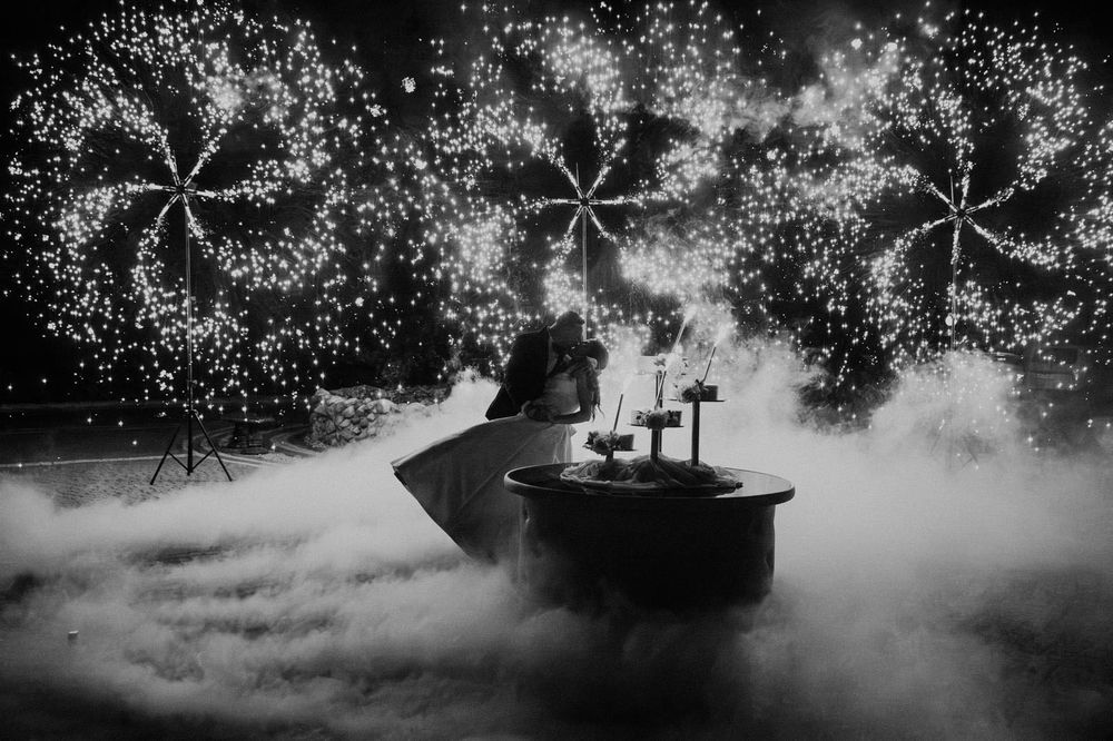 Wiatraki iskier,ciężki dym Fotobudka napis love miłość fontanny iskier