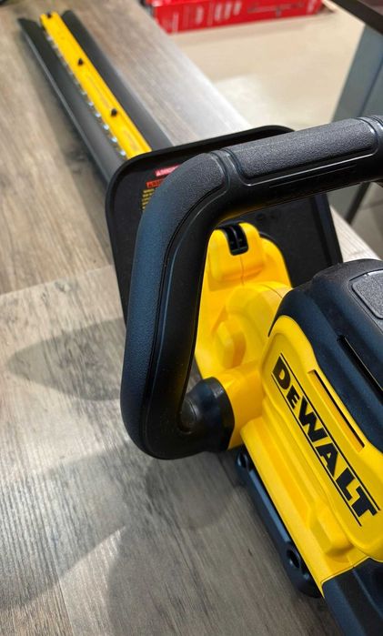 DeWalt DCHT821 20V akumulatorowe nożyce do żywopłotu 56cm