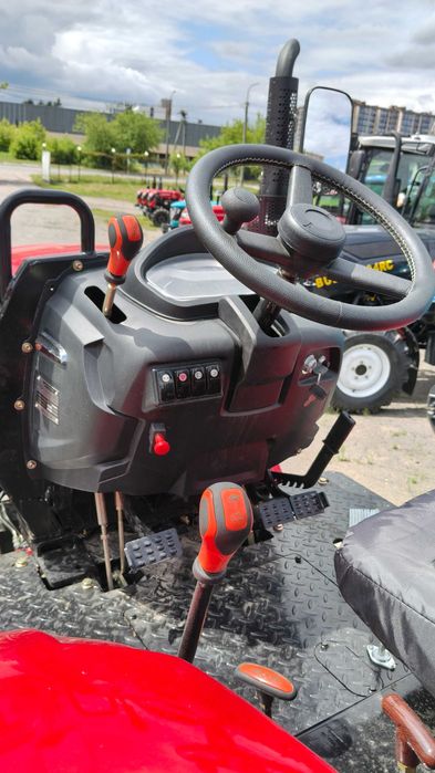Трактор Сінтай XINGTAI XT-404R реверс рівна підлога примусова навіска