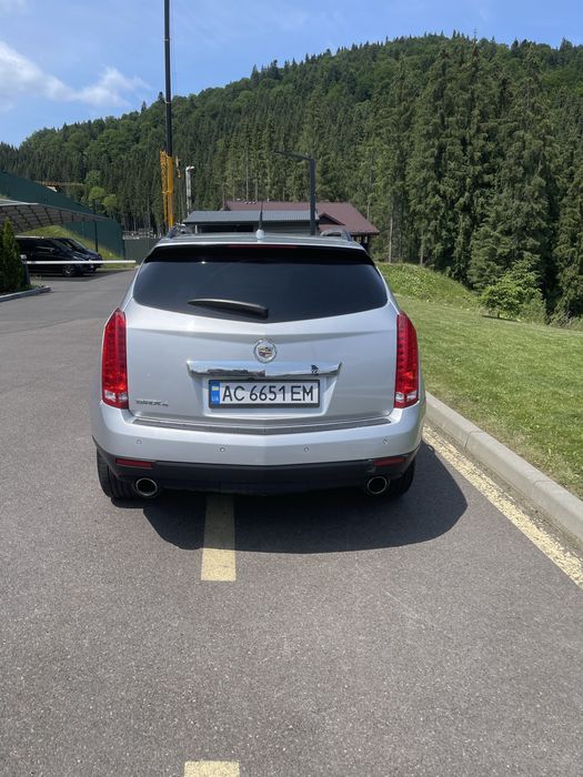 Cadillac srx 2011 року
