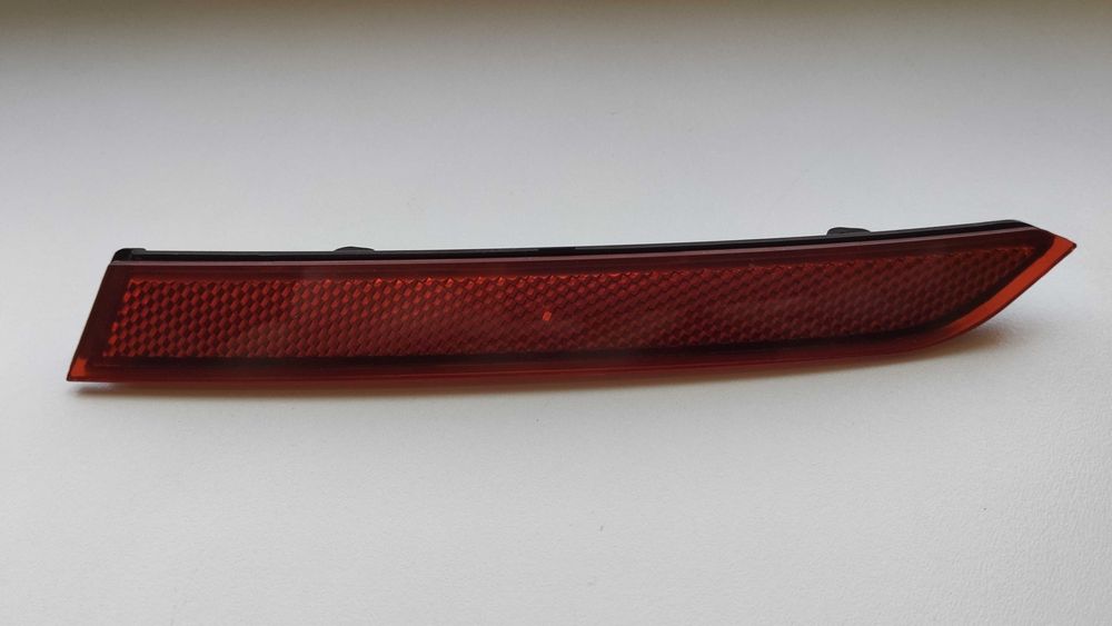 Катафот світловідбивач VW Passat B8 eur