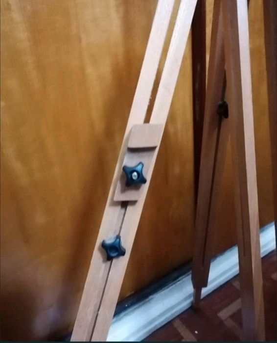 Cavalete em madeira para telas ou quadros