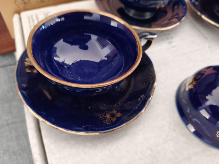 Porcelanowy Zestaw 2 filiżanek 3 spodków  i zakrywki
