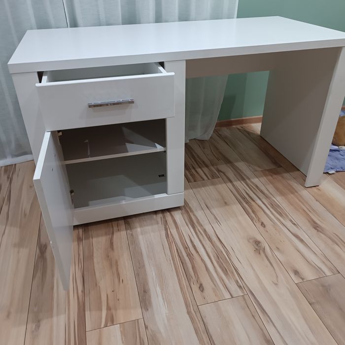Biurko młodzieżowe