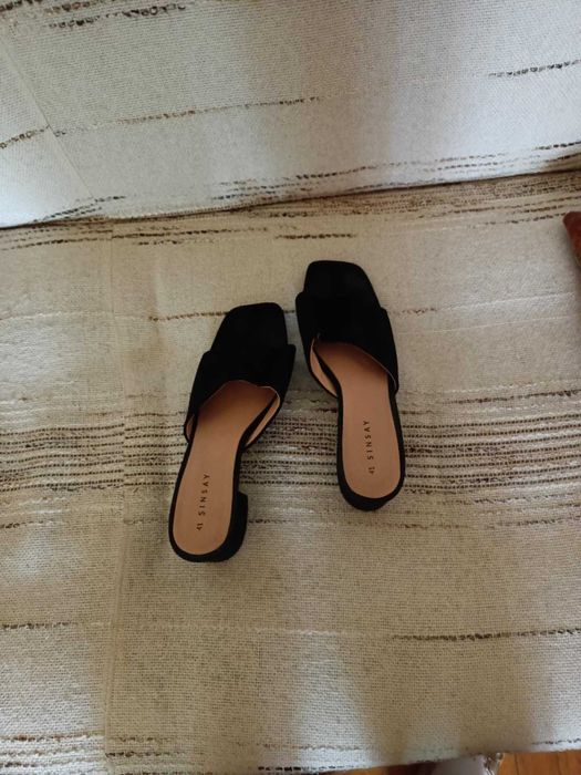 Sprzedam Klapki Czarne  roz 41