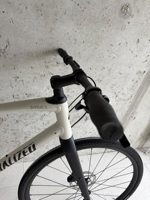 Specialized Sirrus X 4.0 z amortyzatorem Future Shock -rozmiar M 
cena 4600
