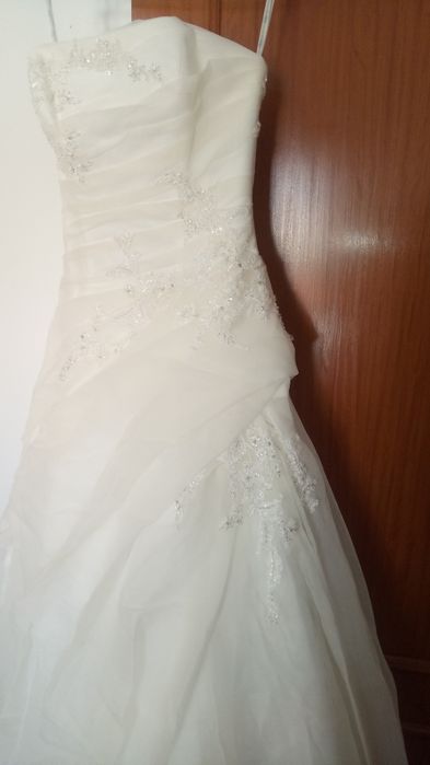 Vestido de Noiva com véu