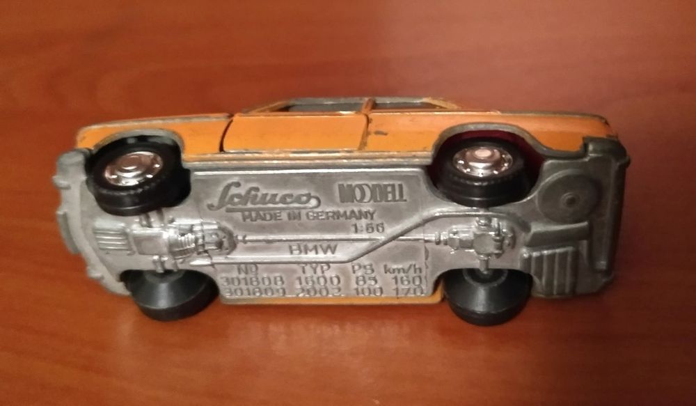 Miniatura vintage - BMW 1600/2002 - Schuco