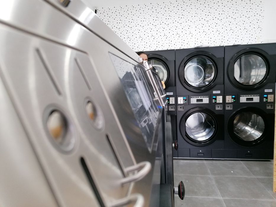 Máquina de lavar roupa self service low cost Líder em Portugal