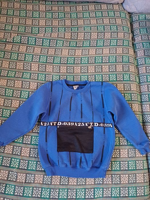 Продам тёплый  свитшот.