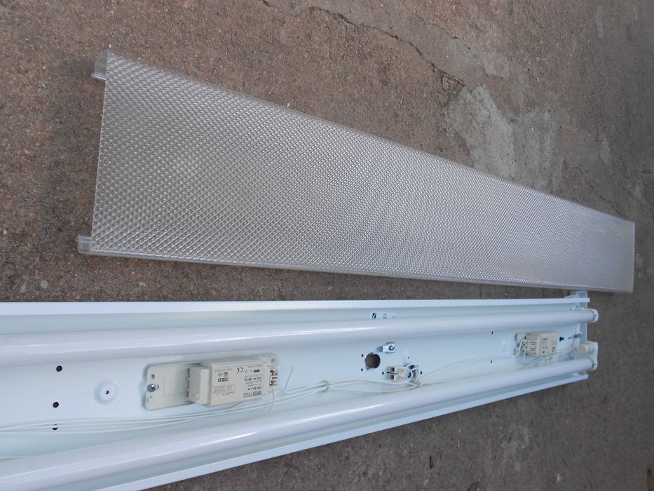 Armadura lampada fluorescente ou led T8 2x1,2m