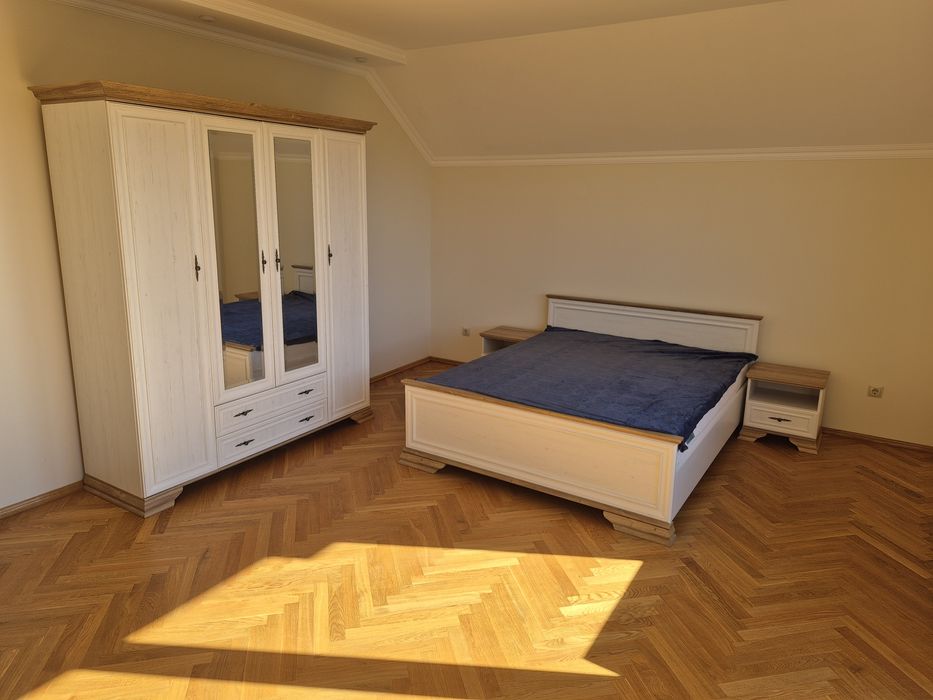 Здається вперше новий будинок на набережній.