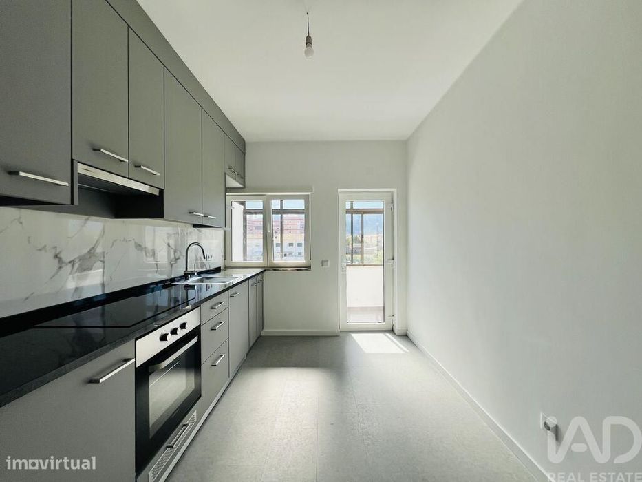 Apartamento T2 em Miranda do Corvo de 84 m2