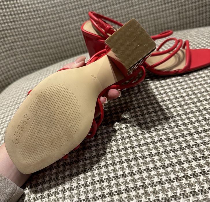 Червоні Босоніжки Guess