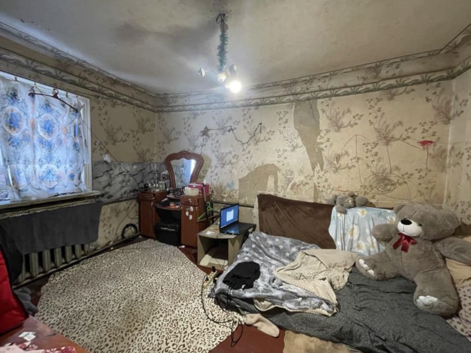 Продам пів будинку