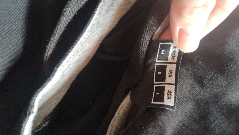 Czarna bluza Hummel rozmiar M