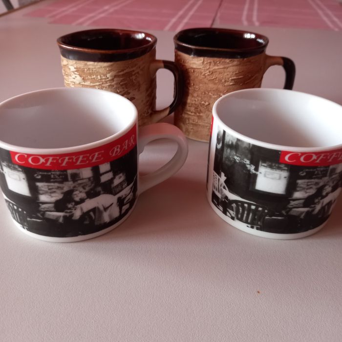 Продам  чашки в гарному стані