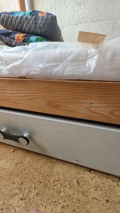 Łóżko domek z szufladą i barierką GRATIS nowy materac i narzuta 80 160