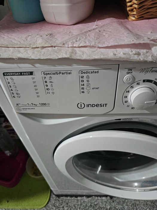 Máquina de lavar roupa Indesit