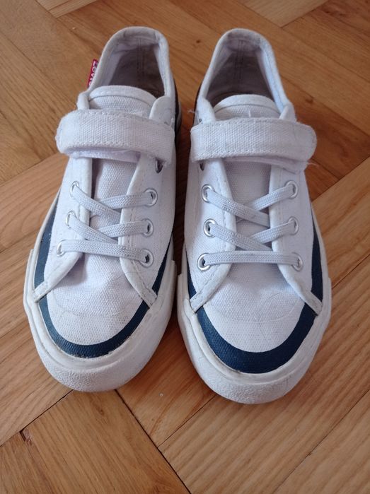 Trampki Levi's r. 33