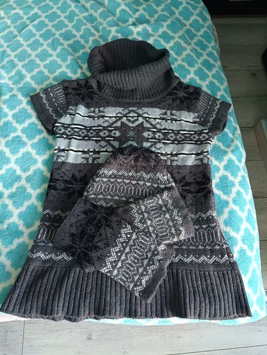 Sprzedam sweterek góralski bezrękawnik z czapką i rękawiczkami mitenki