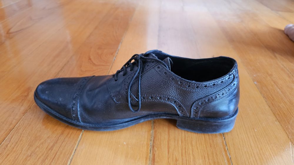 Sapatos classicos pretos 44
Tamanho 43/44
Usados varias vezes