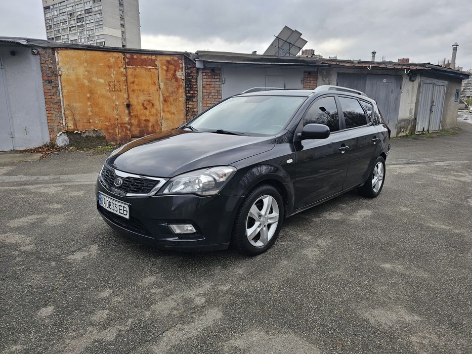 Kia  Ceed   2010