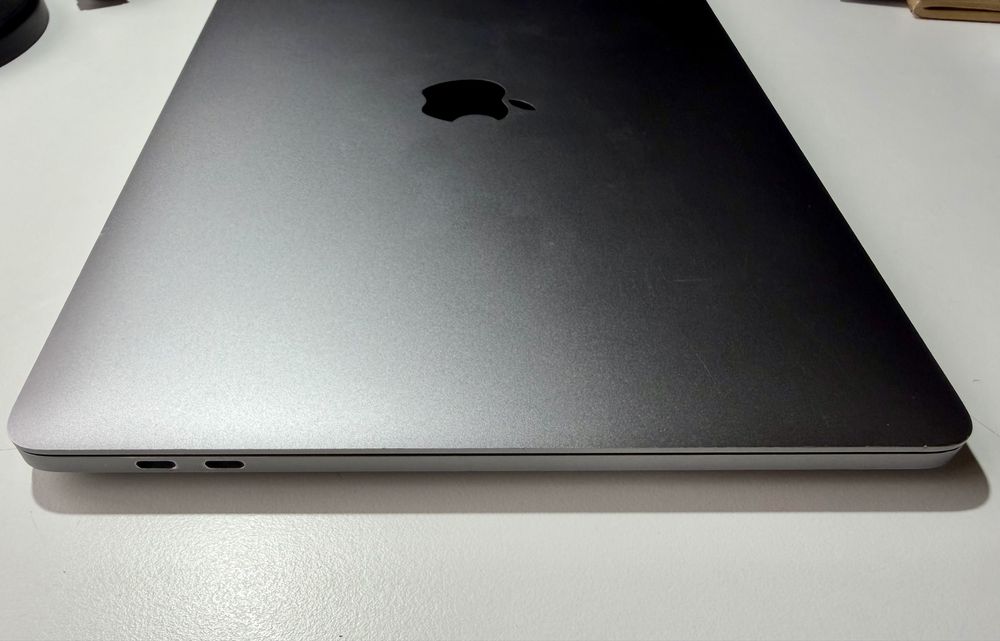 MacBook Pro 13" (2020) Processador M1 da Apple e 16MB de Memória unificada