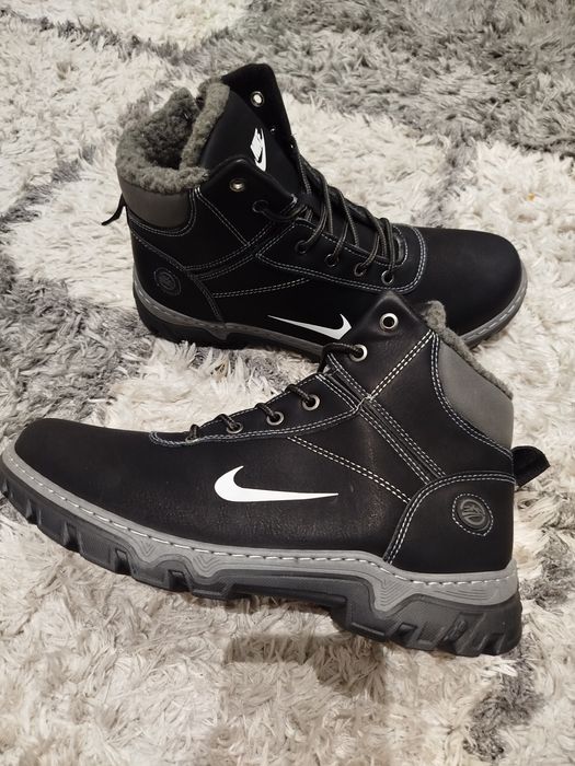 Nowe zimowe buty męskie.
