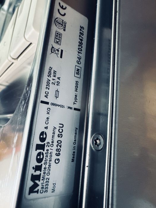 Посудомийна машина Miele