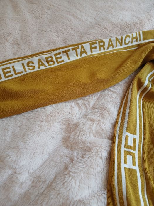 олімпійка, розмір XS

elisabetta franchi

elisabetta franchi