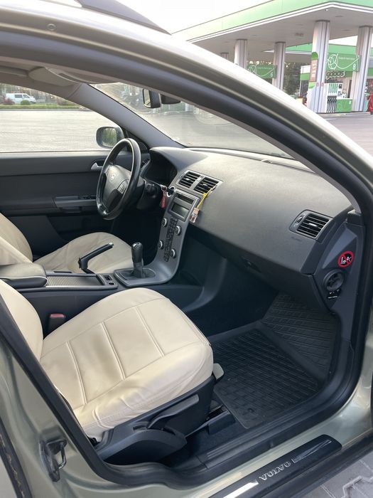 Продам Volvo V50 1.8 газ/бензин