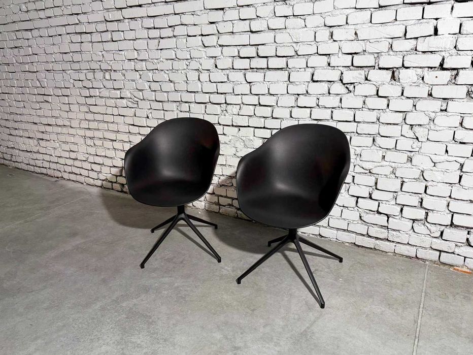 Plastikowe krzesło BoConcept Adelaide na obrotowej nodze