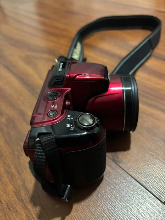 Câmara Nikon Coolpix L810 (Vermelha) + Bolsa Vanguard + Pilhas Recarregáveis (Excelente Estado)