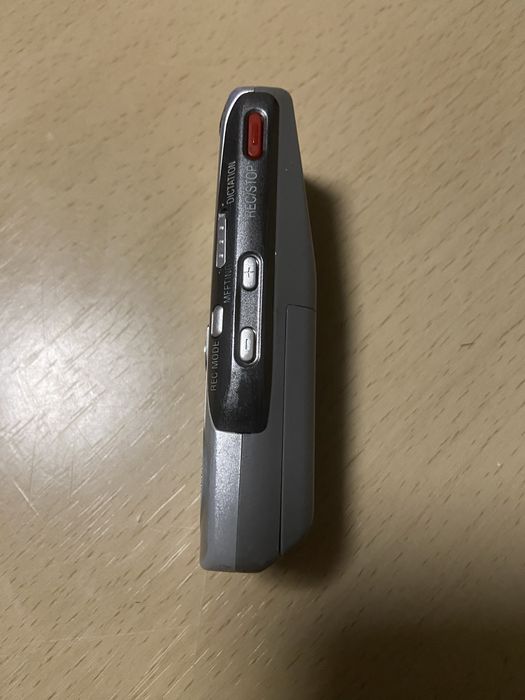 Диктофон в хорошому і робочому стані!!!