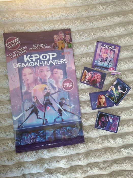 Альбом журнал k-pop demon hunters з постером і наліпками + значки | sinsay netflix