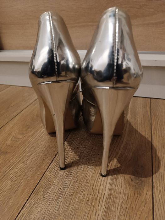 Srebrne szpilki open toe