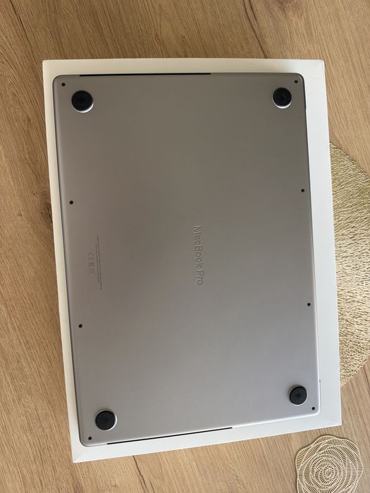 Macbook Pro 16 M2 Pro 1 TB Jak Nowy