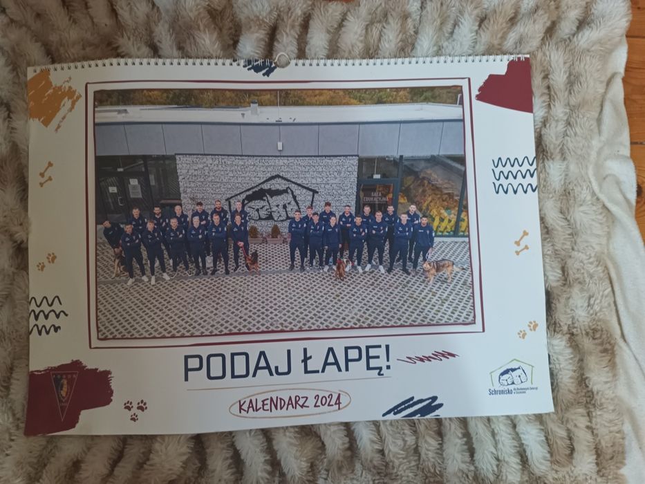Charytatywny Kalendarz Pogoń Szczecin 2024 - Podaj Łapę! Unikat