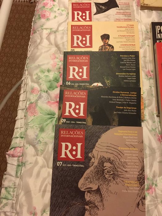 Livros e Revistas relações internacionais