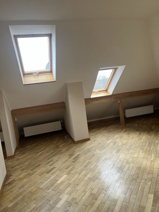 Здам в оренду комерційне приміщення по вул. Банковій в центрі міста.