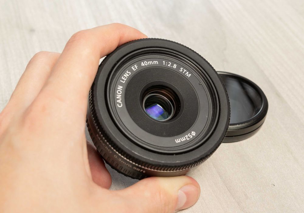 Canon EF 40mm f/2.8 STM