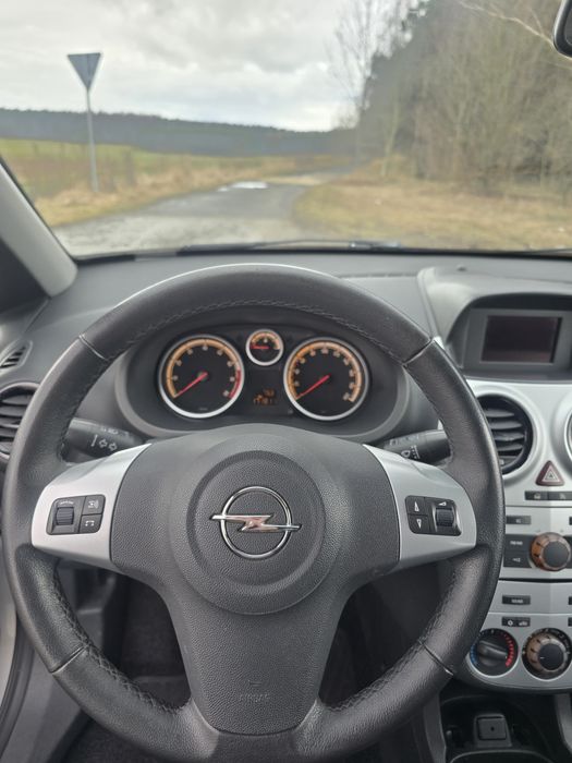 Opel Corsa 1,4 Benzyna 2012r